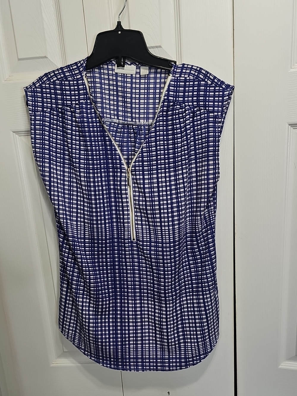 New York  Company top with zipper